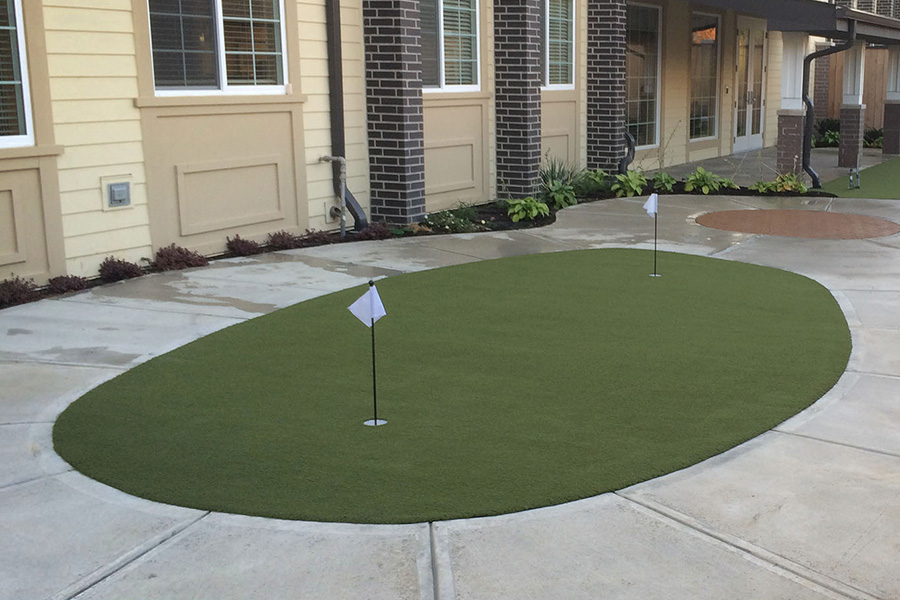 SYNLawn-artificial-grass-golf-community-putting-green-home-900px-web