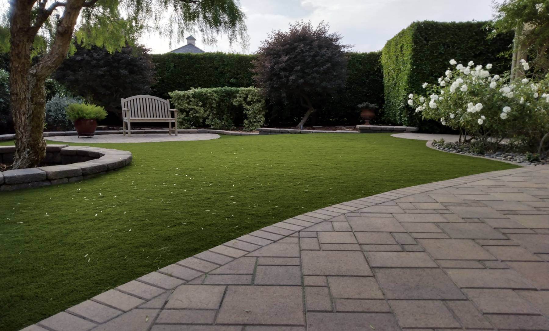 Residential artificial grass lawn from SYNLawn