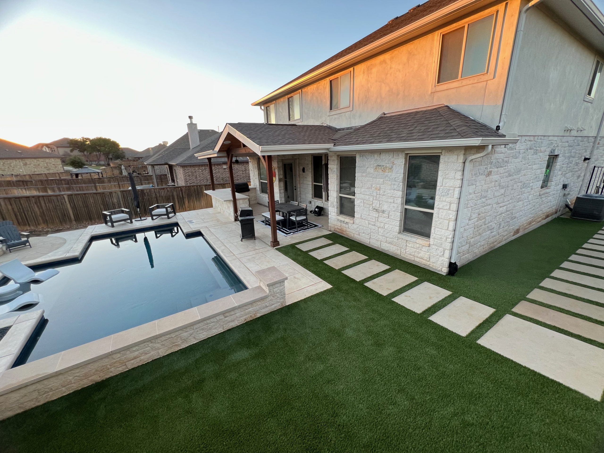 Seattle Artificial Turf Pool Deck SYNLawn